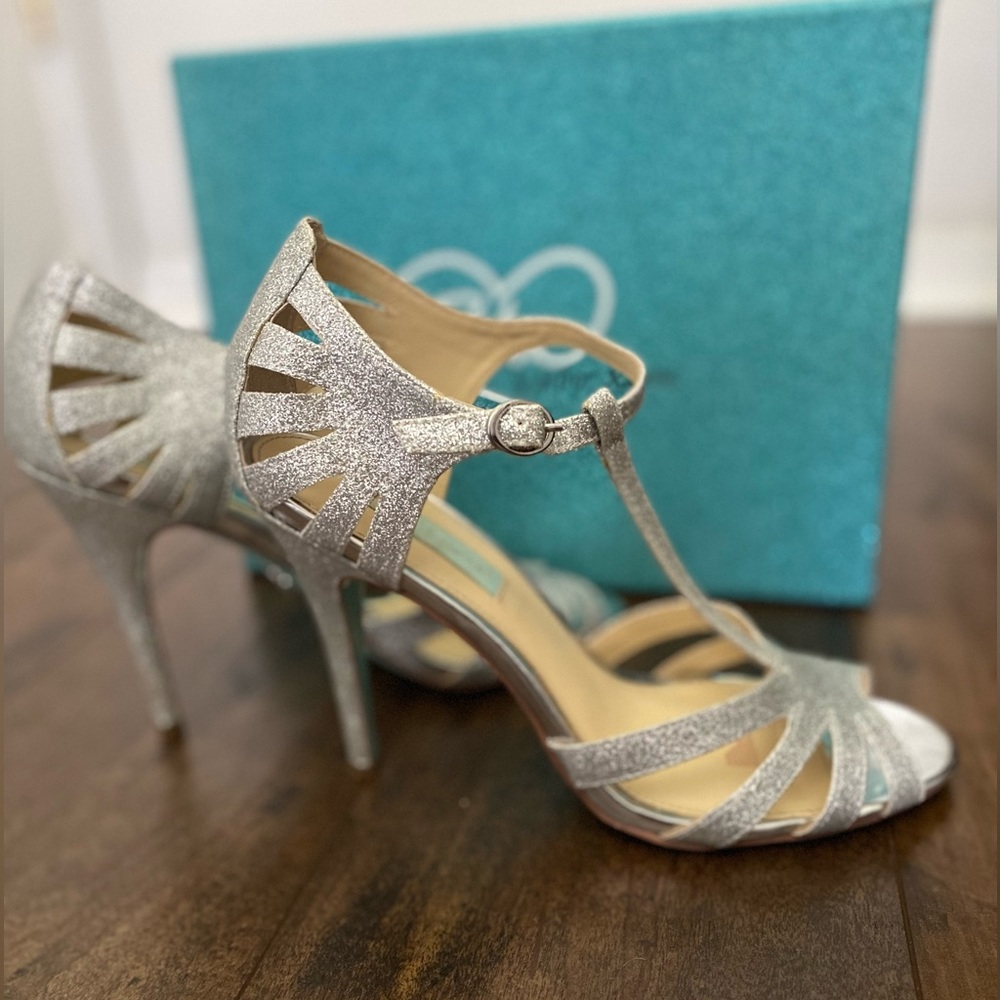 Blue by Betsey Johnson Silver Glitter Heels 8.5 - Picture 5 of 12
